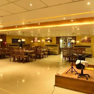 https://treebo-golden-castle.mysorehotels.org